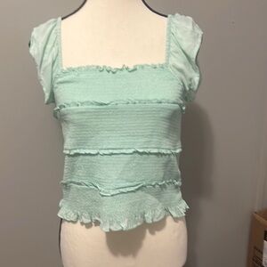 NWOT Wonderly Ruffle Sleeve  Crop Top